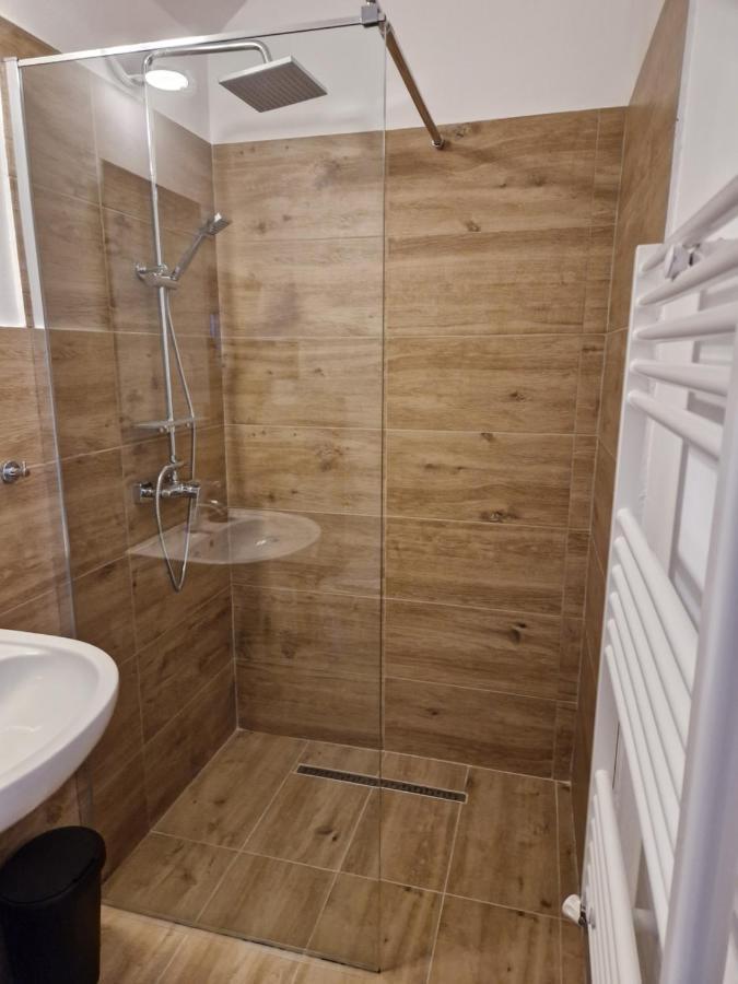 Casa 7 Sate Apartament Sacele Ngoại thất bức ảnh