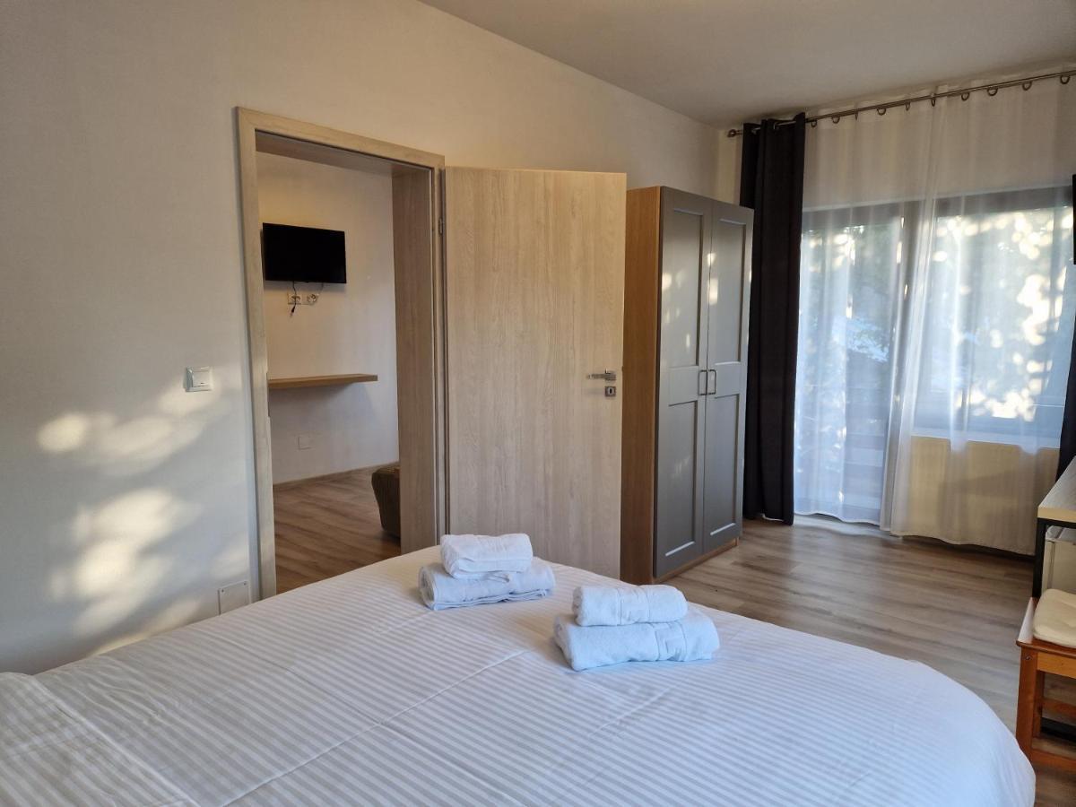 Casa 7 Sate Apartament Sacele Ngoại thất bức ảnh